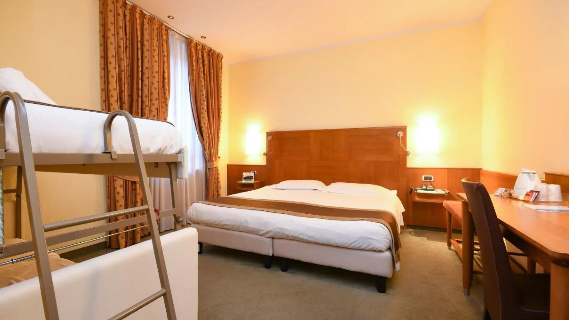 ברשה Hotel Master 4*,  איטליה